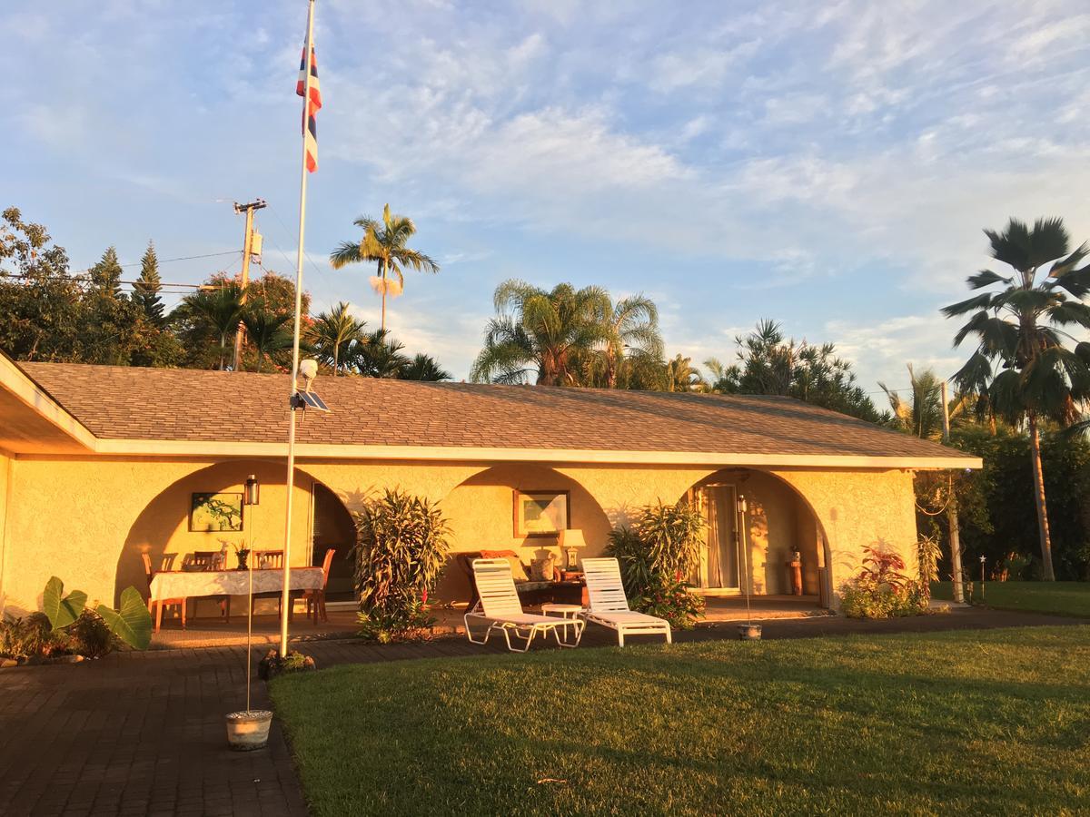 Kona Bayview Inn Captain Cook Exterior photo